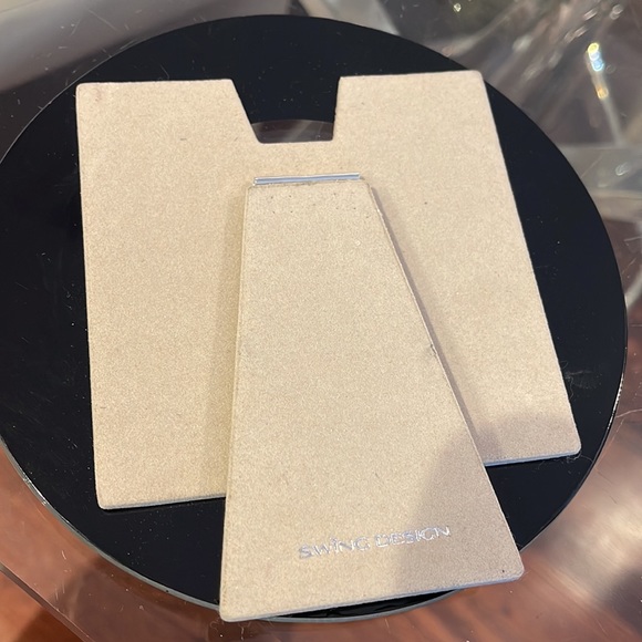 Swing Design Mirror with Crystal round standing picture frame - Picture 2 of 4